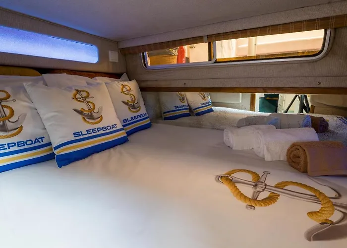 Sleepboat Barco Hotel